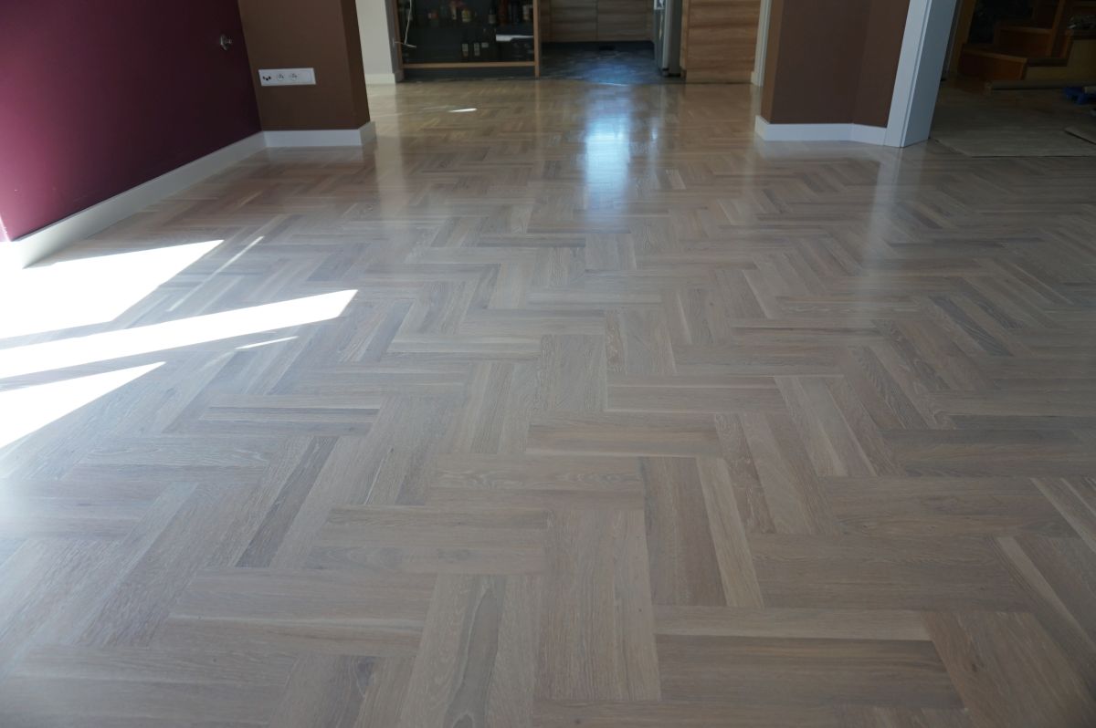 Bielenie Parkietu Debowego