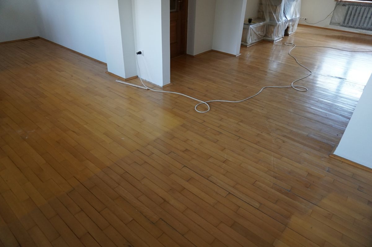 Cyklinowania I Lakierowanie Parkietu Bukowego