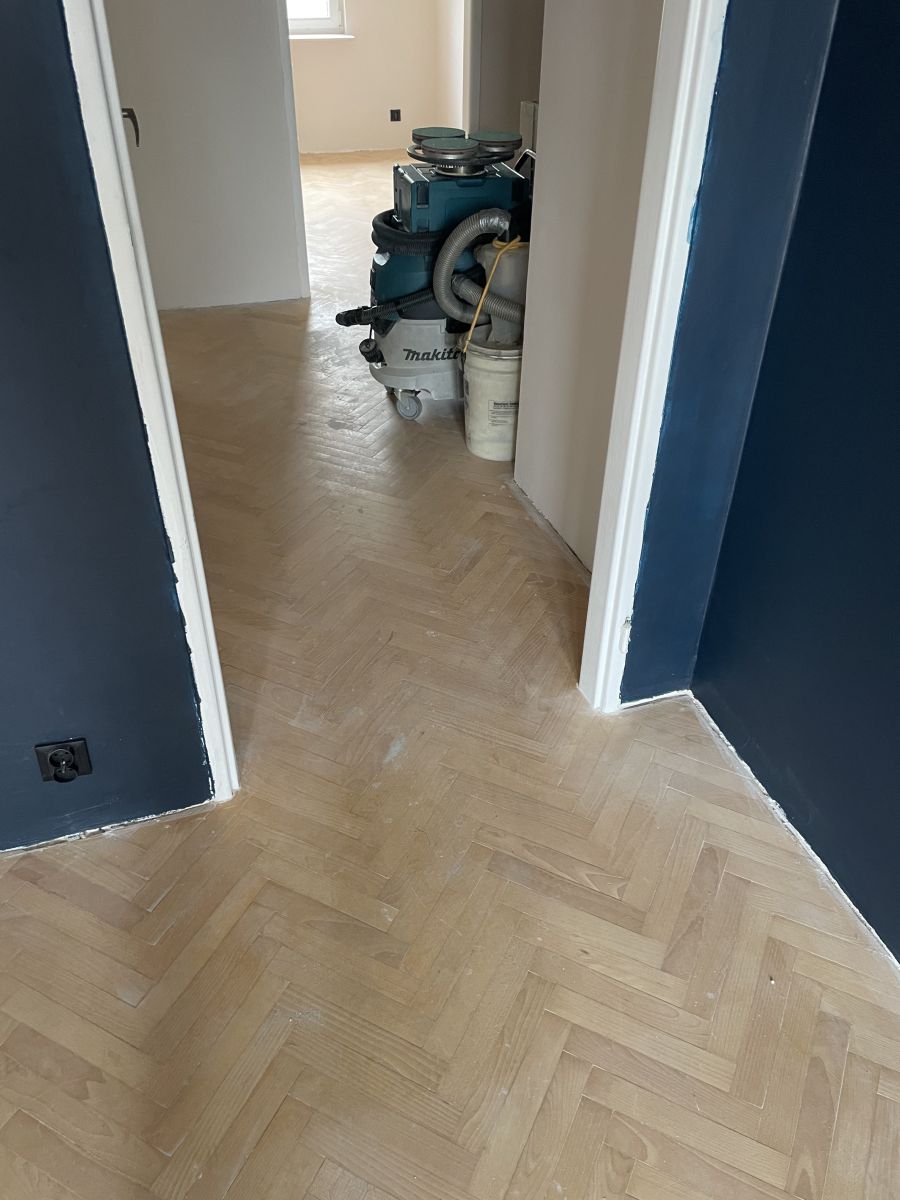 Parkiet Bukowy Cyklinowanie I Lakierowanie