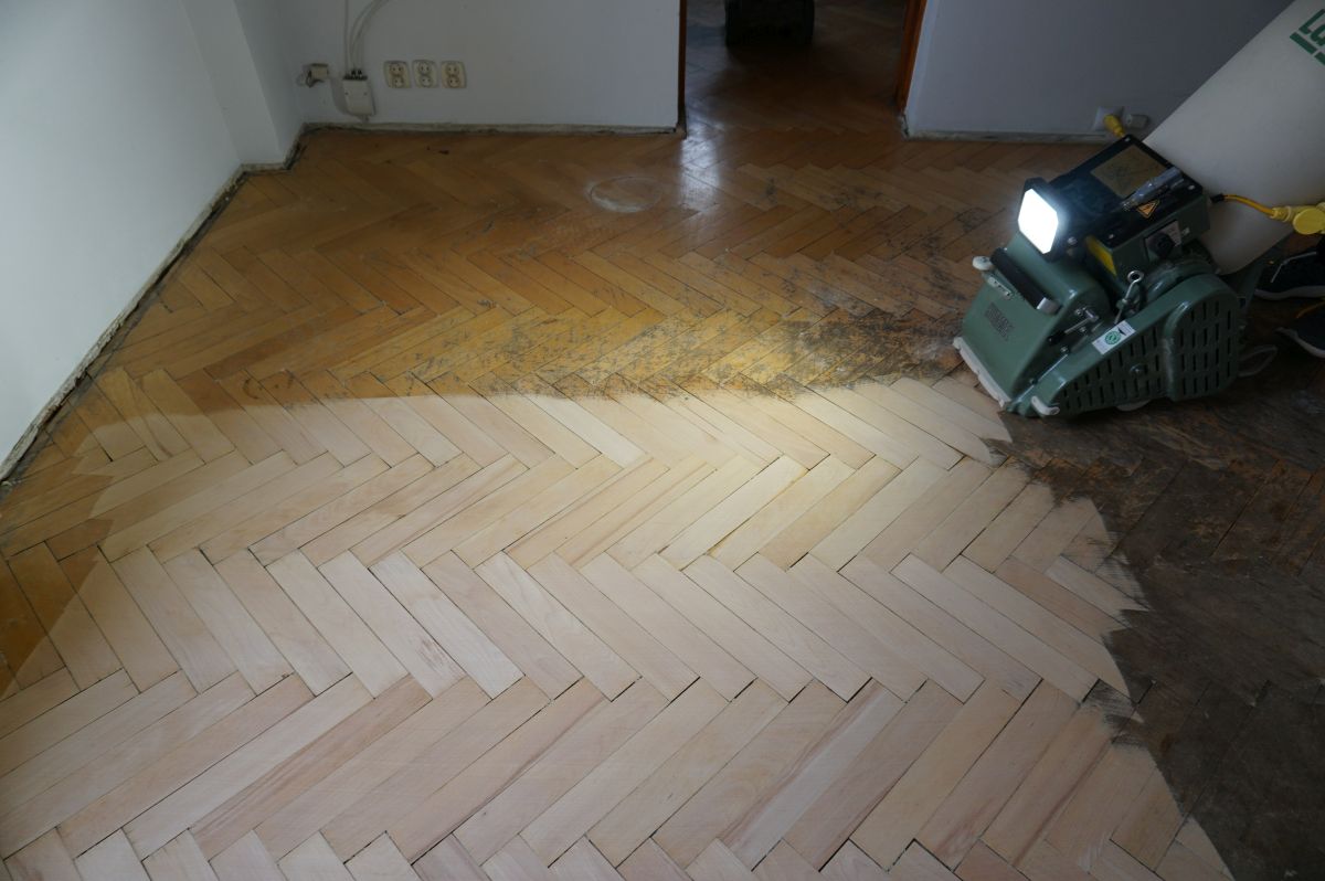 Podklejanie Cyklinowanie Parkietu Bukowego Przed 05