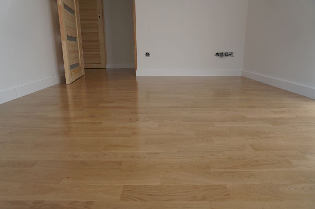 Ukladanie I Cyklinowanie Nowego Parkietu