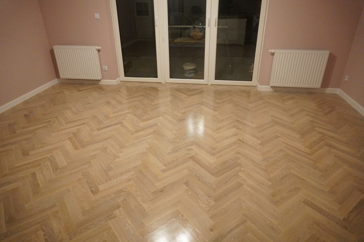 Wybielenie Parkietu Debowego Ulozonego W Jodelke 05