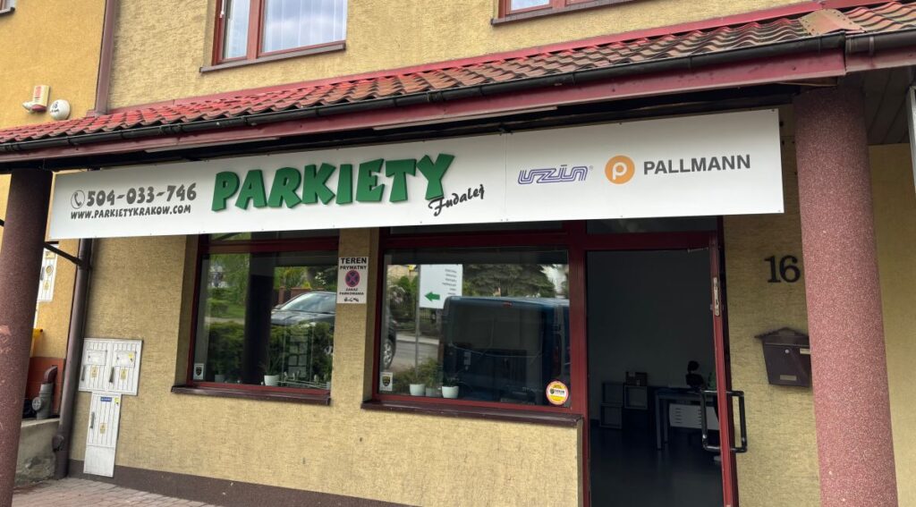 sklep parkiety z frontu